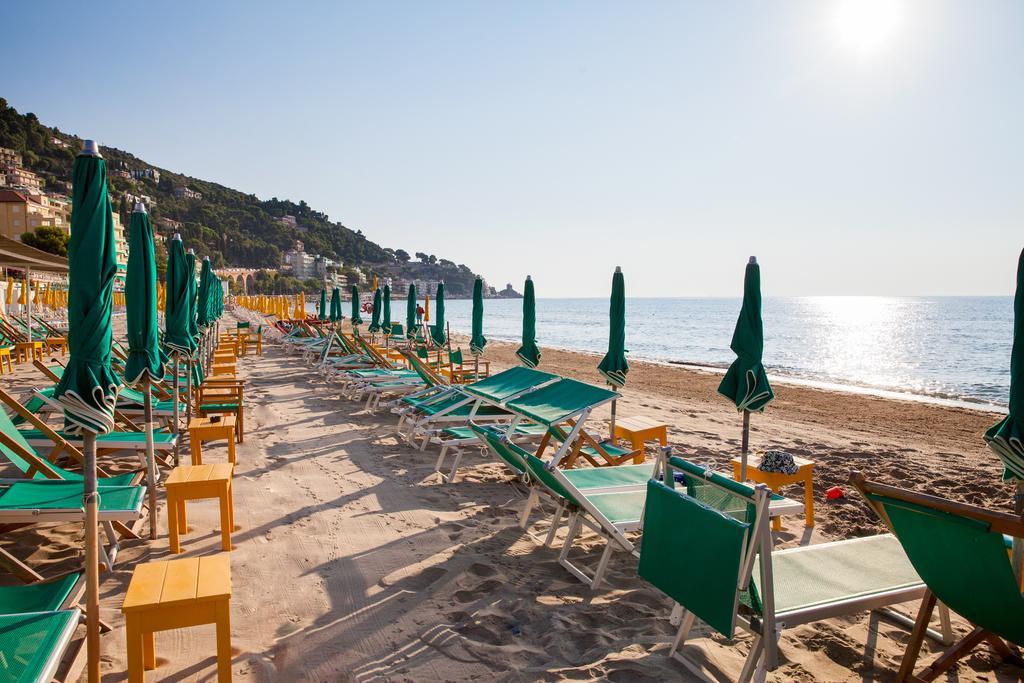 Hotel Beau Sejour Alassio Extérieur photo